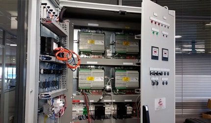 Synchronisation et partage de charge de groupes électrogènes realisés par AWF